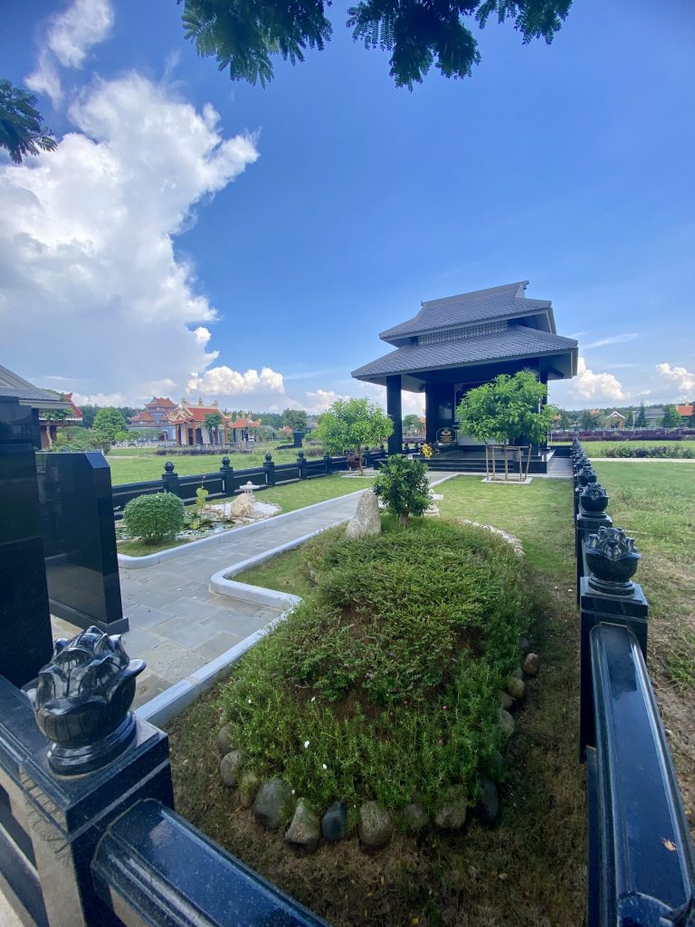Mua đất nghĩa trang
